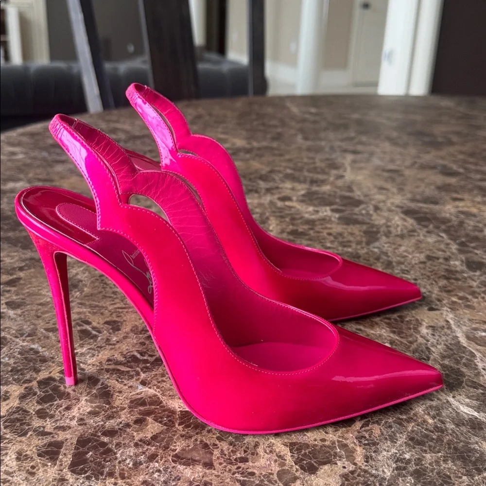 Christian Louboutin hot chick sling pinup pink patent scallop stiletto sz 39.5